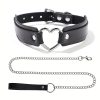 Collar Bondage Ajustable con Corazón y Correa